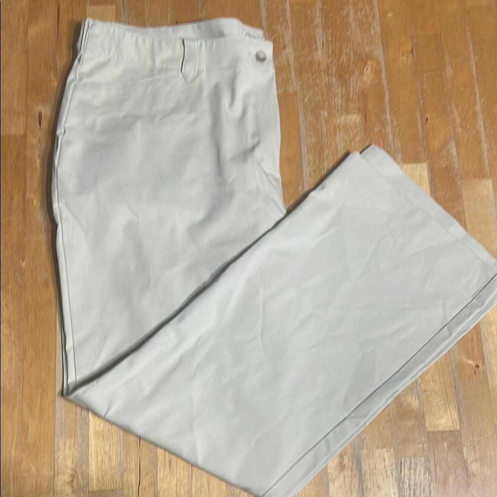 New without tags L.L. Bean women’s pants